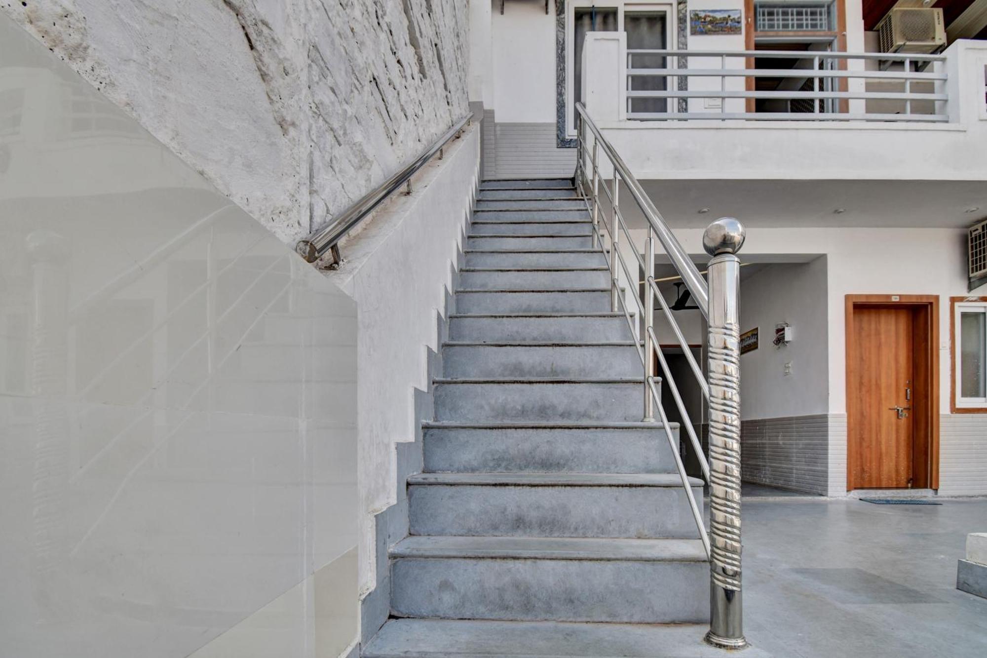 Oyo Flagship Apna Guest House 코타 외부 사진